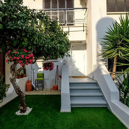 Fatcow House 43 * לרנקה