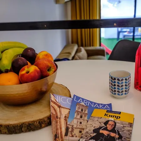 Fatcow House 43 * לרנקה